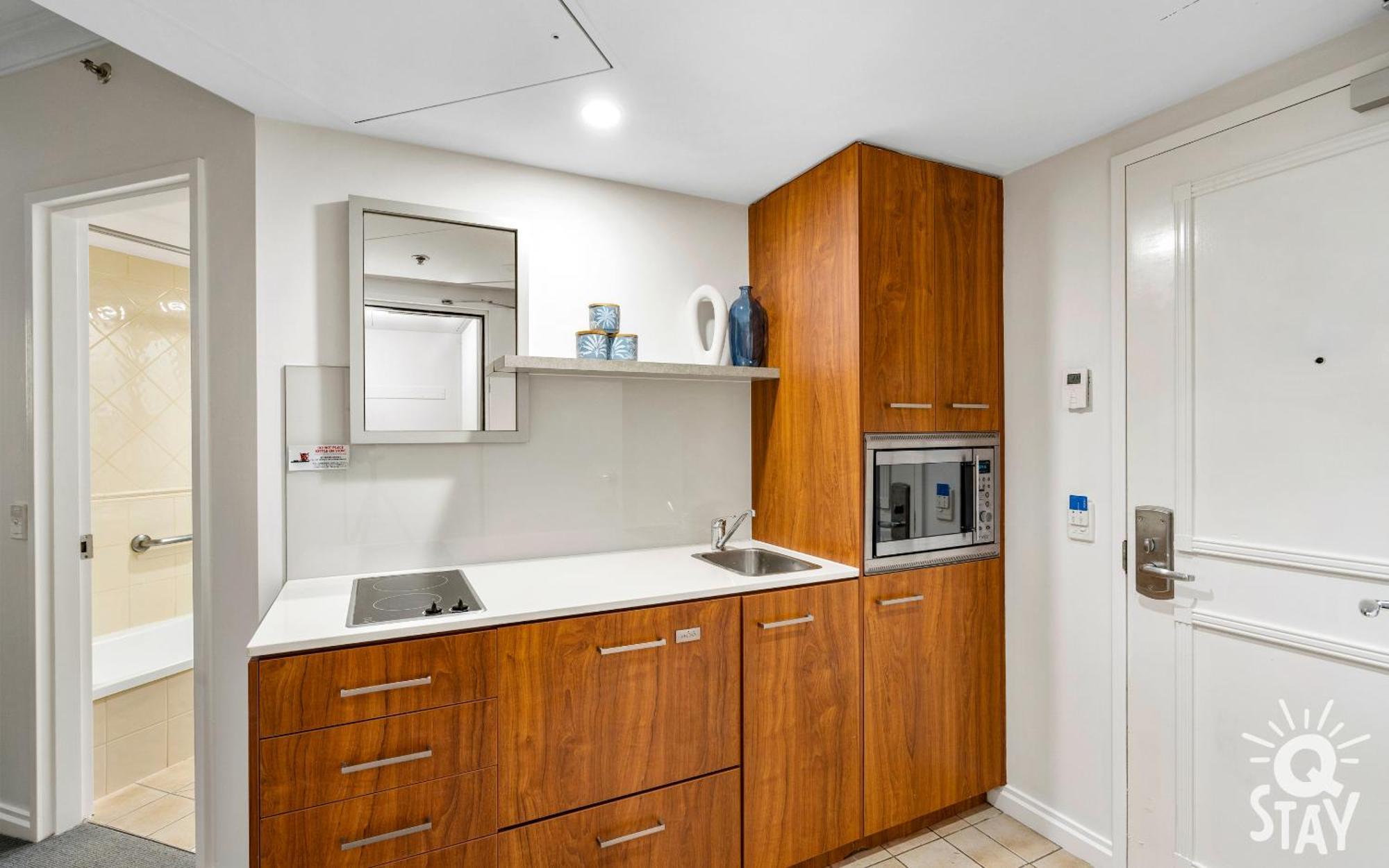 Legends Apartments - Qstay Gold Coast Exterior photo