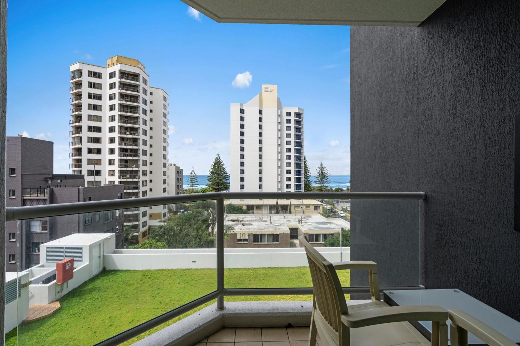 Legends Apartments - Qstay Gold Coast Exterior photo