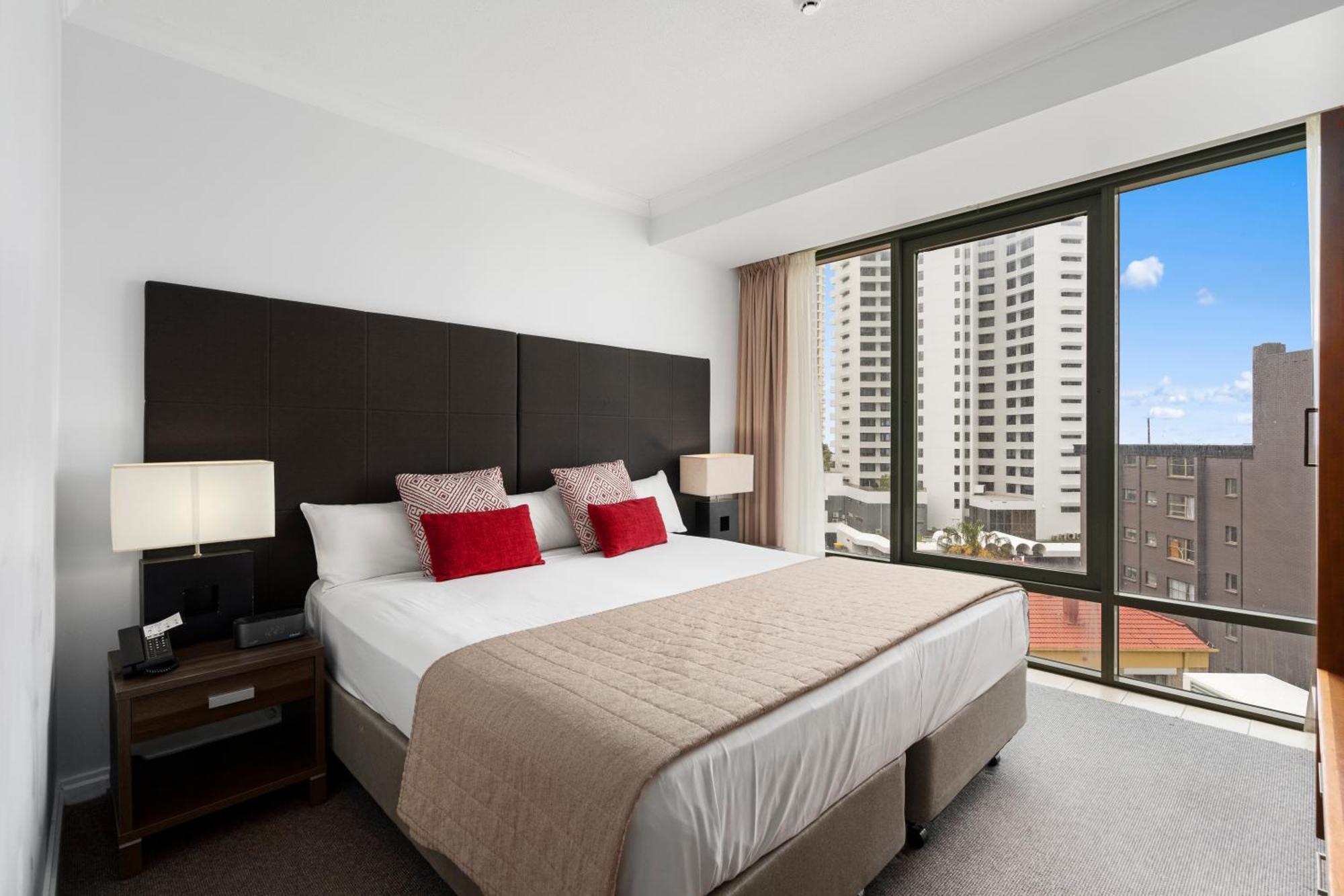 Legends Apartments - Qstay Gold Coast Exterior photo