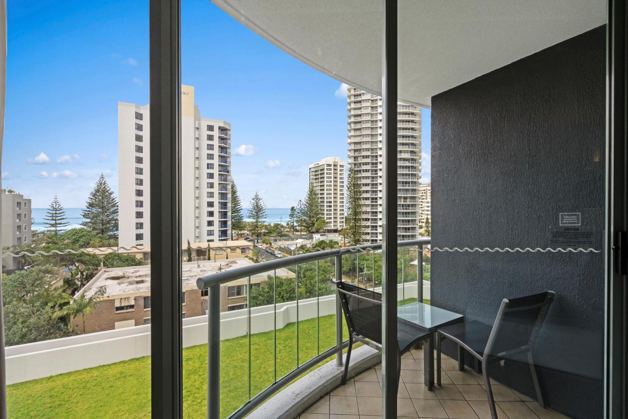 Legends Apartments - Qstay Gold Coast Exterior photo