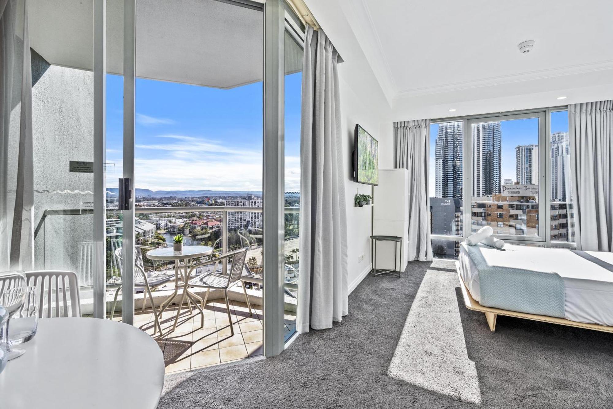 Legends Apartments - Qstay Gold Coast Exterior photo