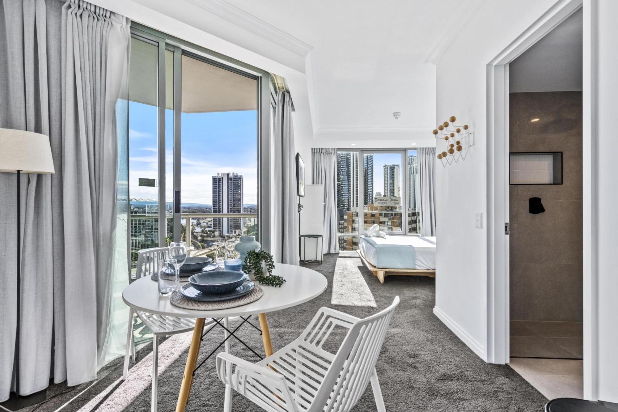 Legends Apartments - Qstay Gold Coast Exterior photo