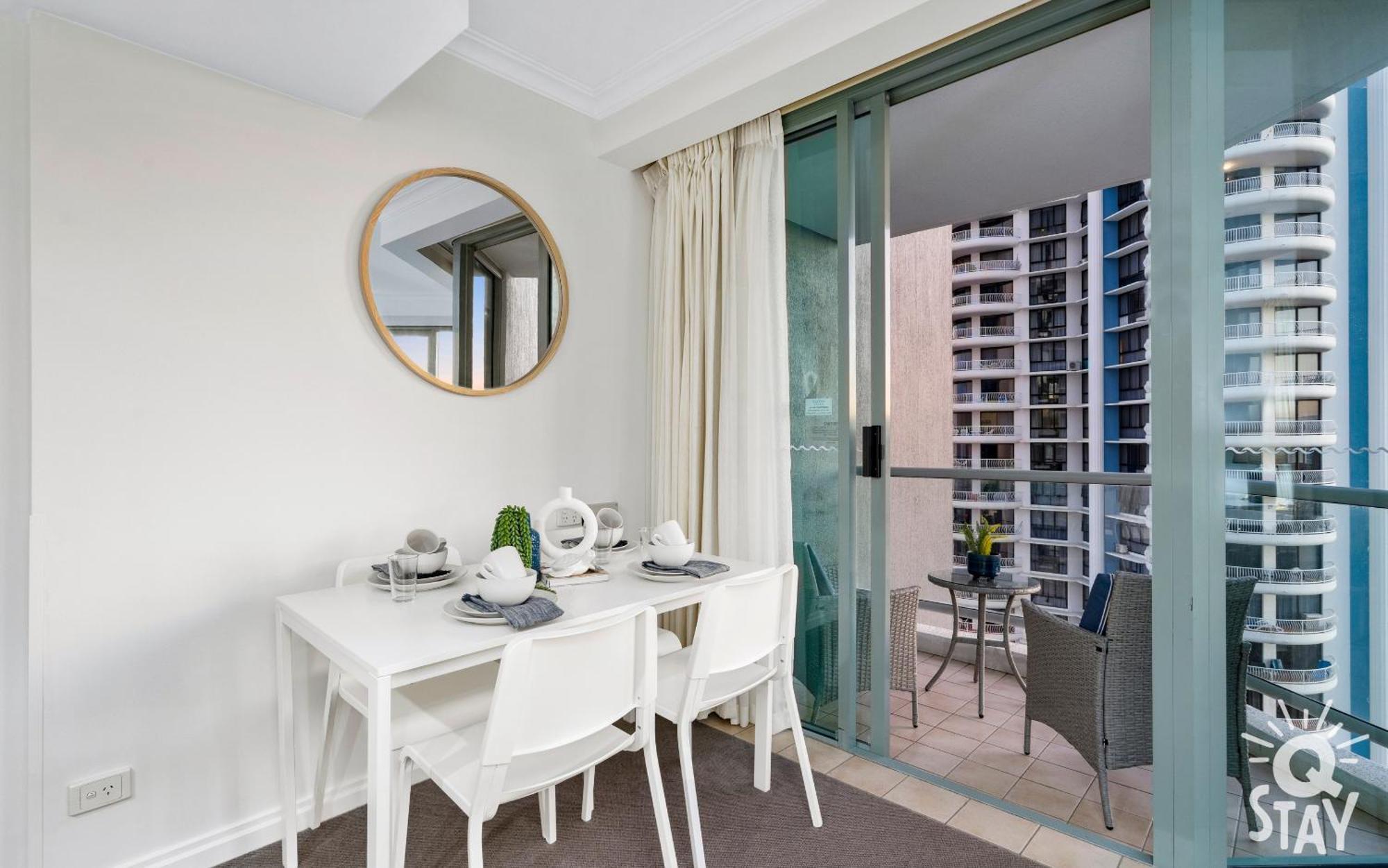 Legends Apartments - Qstay Gold Coast Exterior photo