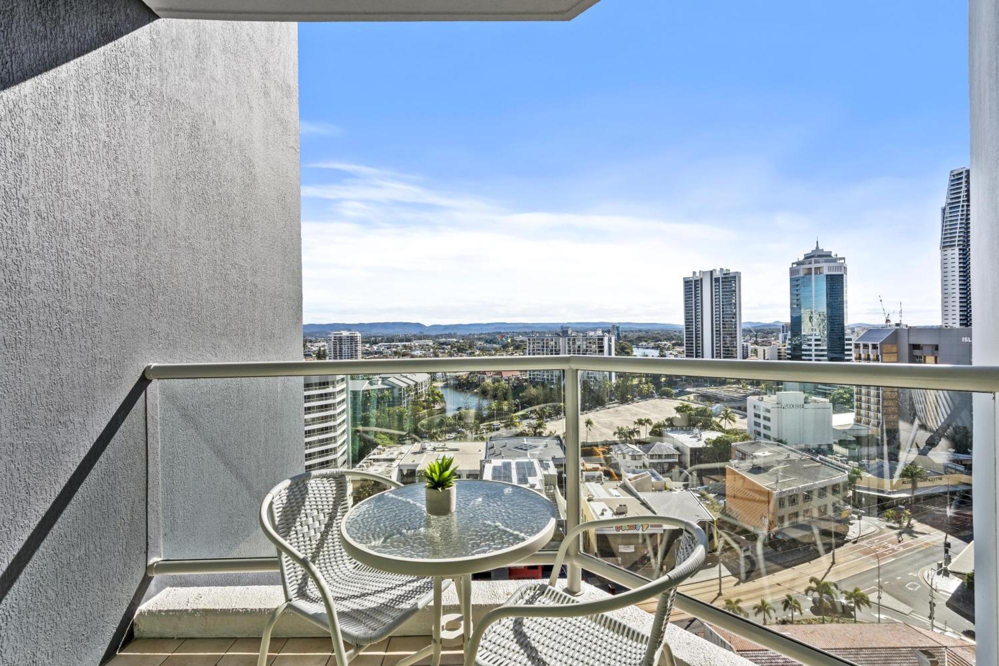 Legends Apartments - Qstay Gold Coast Exterior photo