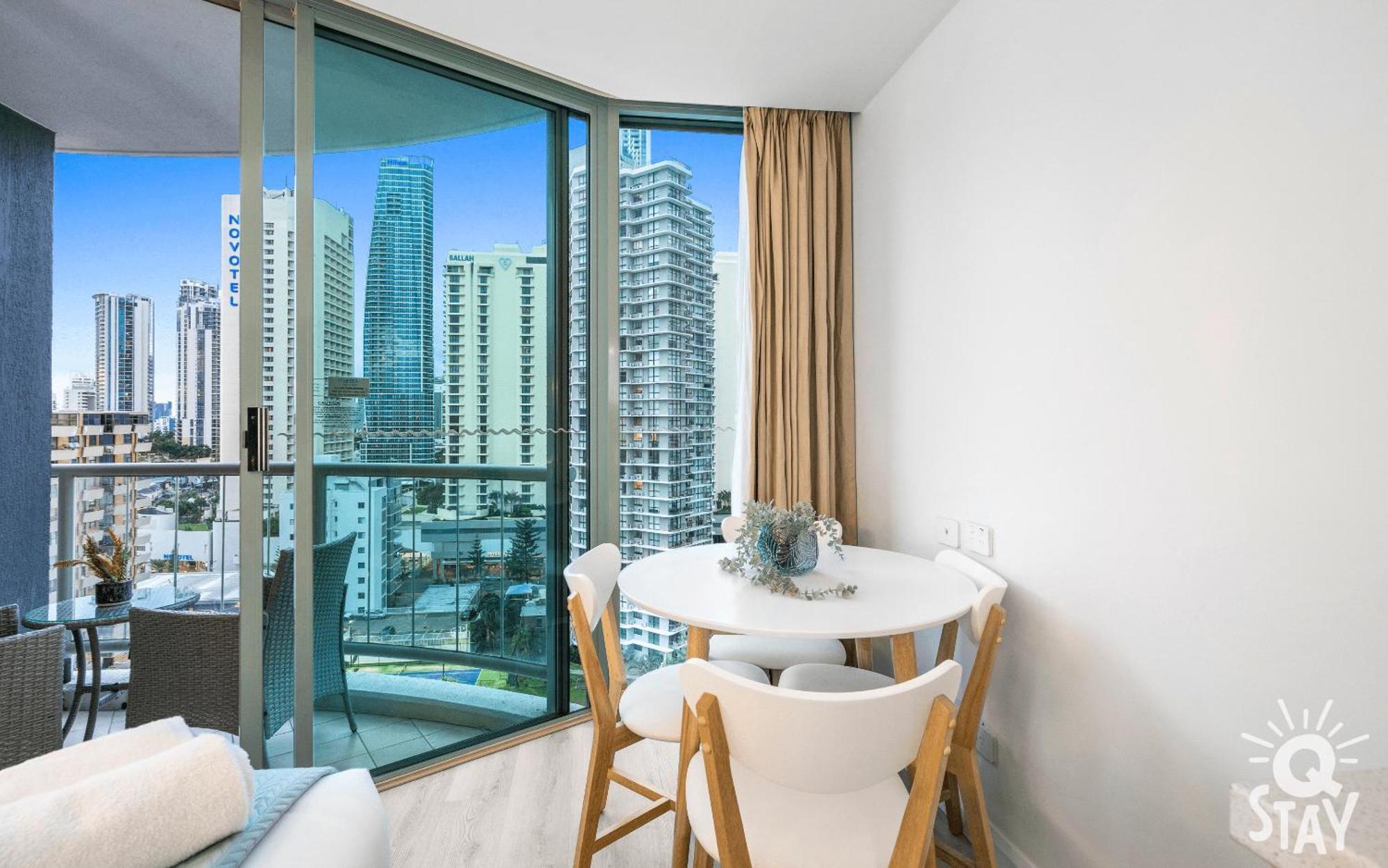 Legends Apartments - Qstay Gold Coast Exterior photo