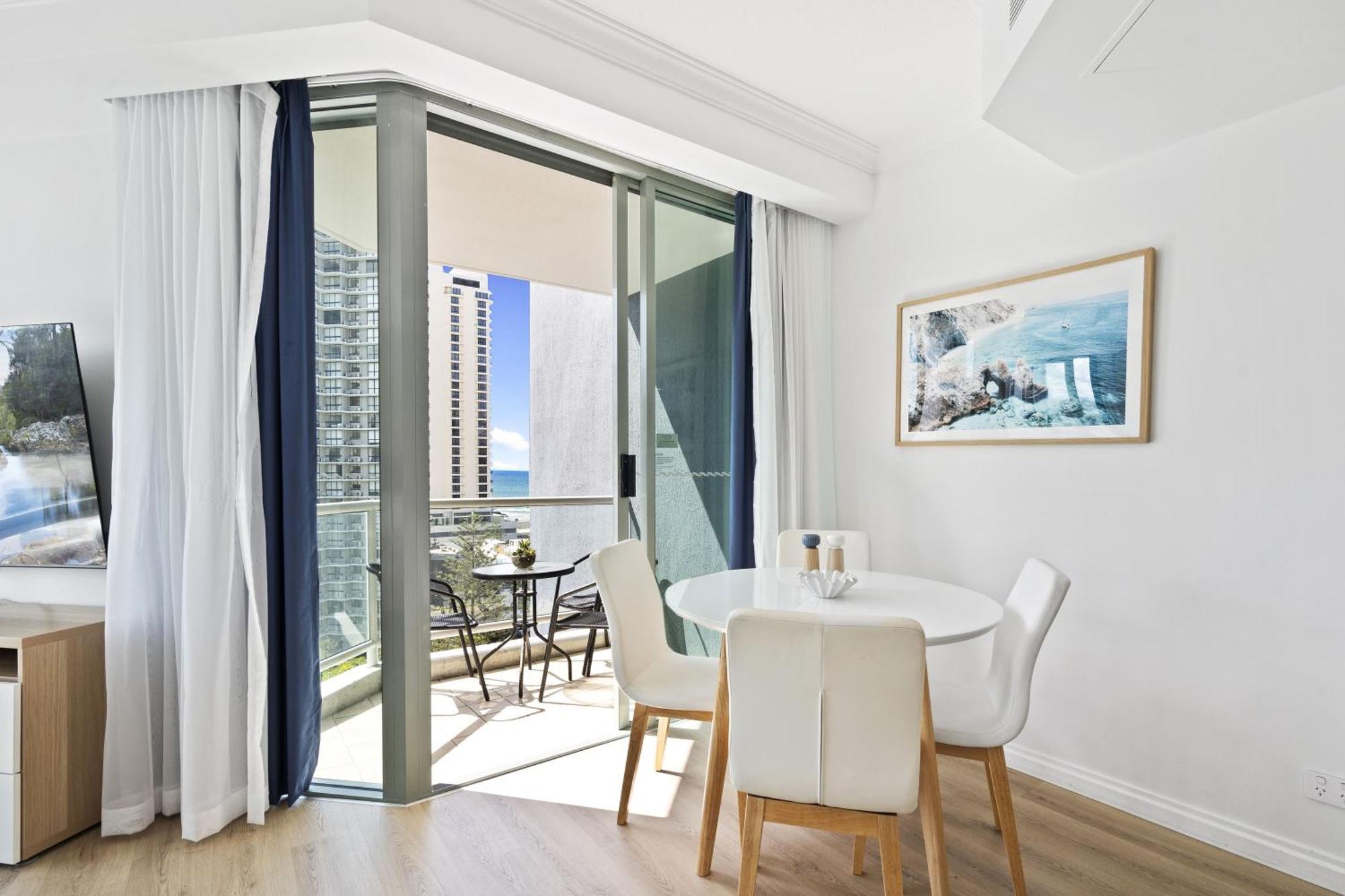 Legends Apartments - Qstay Gold Coast Exterior photo