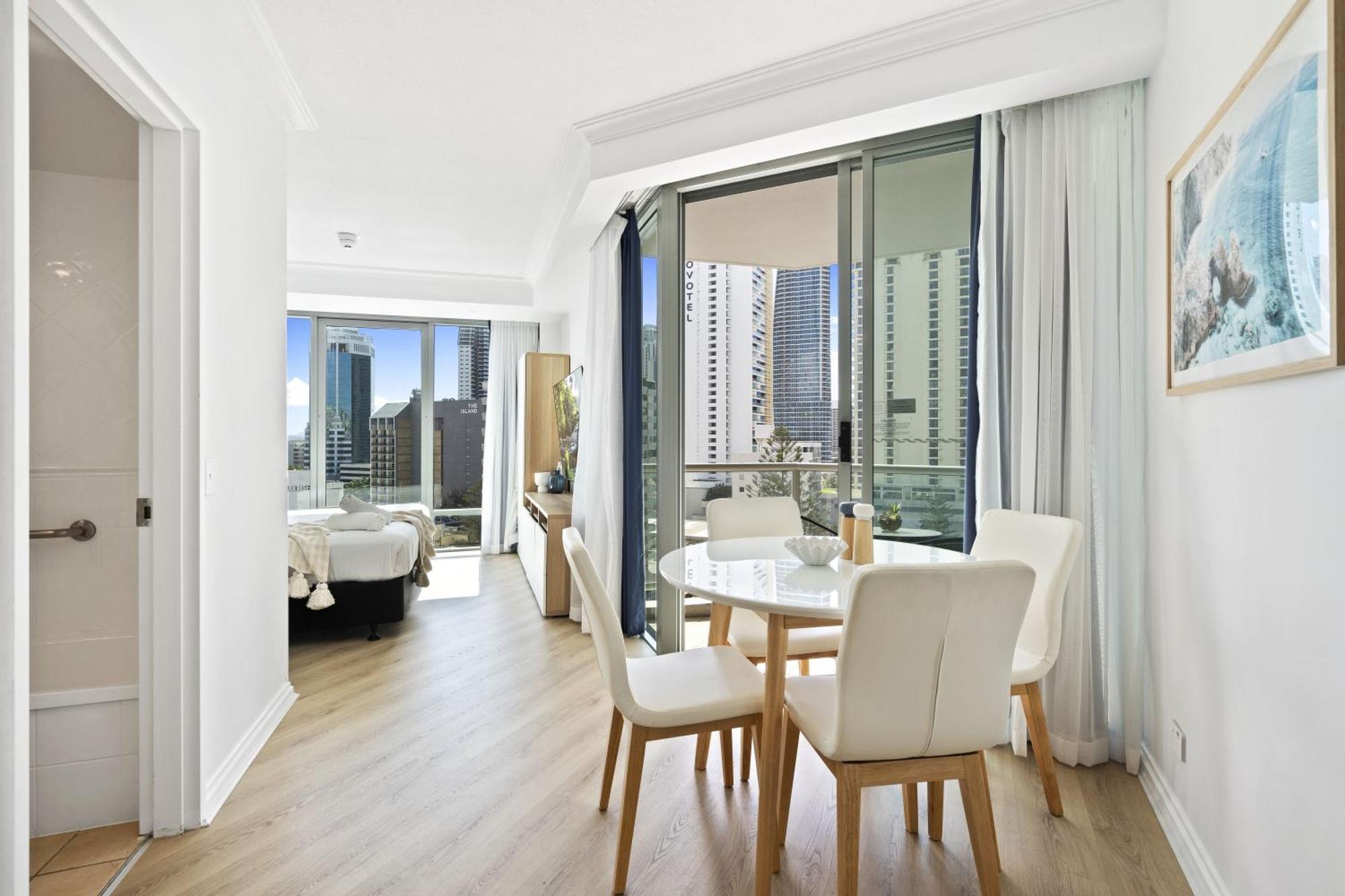 Legends Apartments - Qstay Gold Coast Exterior photo